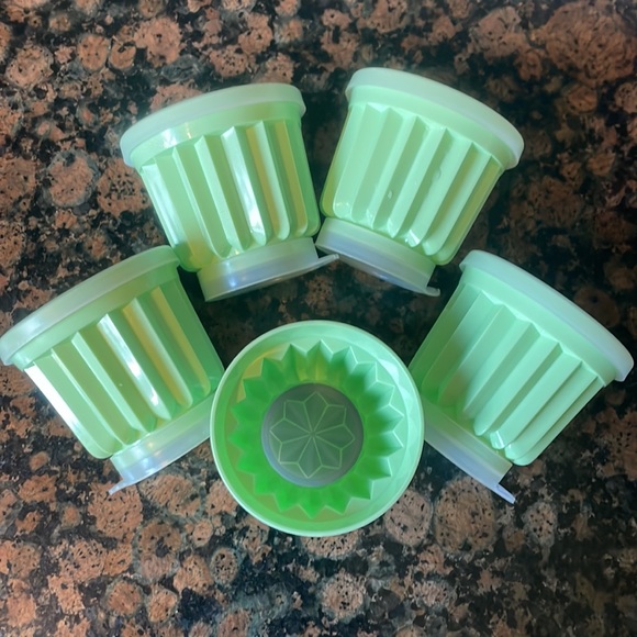Tupperware vintage jadeite green mini jell-o moulds (set of 5) - Picture 4 of 8